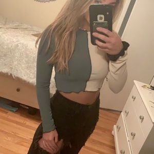 Blue colorblock long sleeved tee